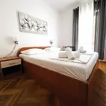 Family K&m Apartment *