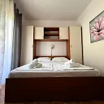 Family K&m Apartment Pag Town