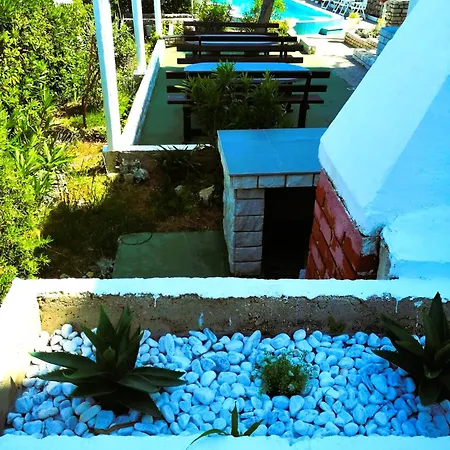 Family K&m Apartment Pag Town