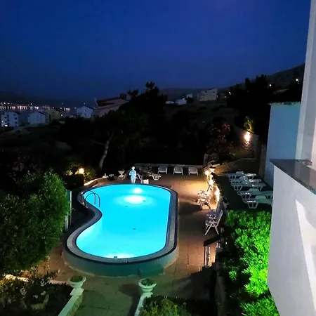 Daire Family K&m Pag Town