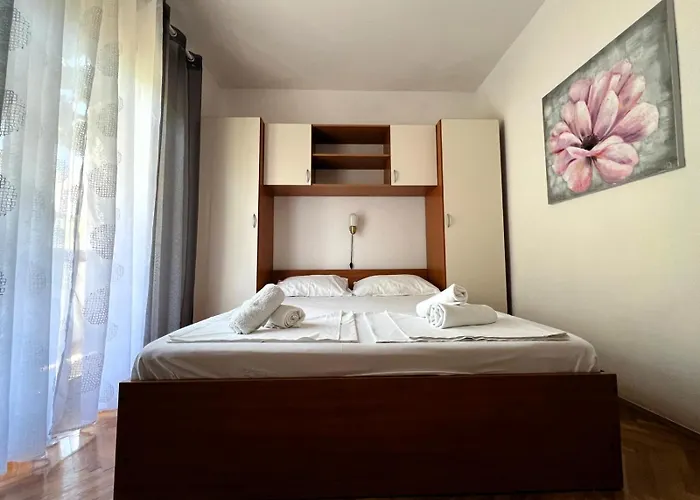 Family K&m Apartman Pag Town